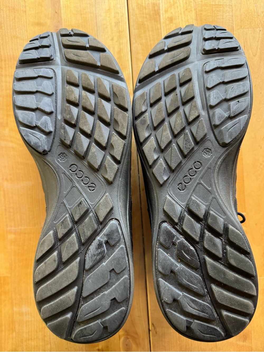 Men's ECCO Black Athletic Mesh Golf/walking Shoes - Picture 4 of 10